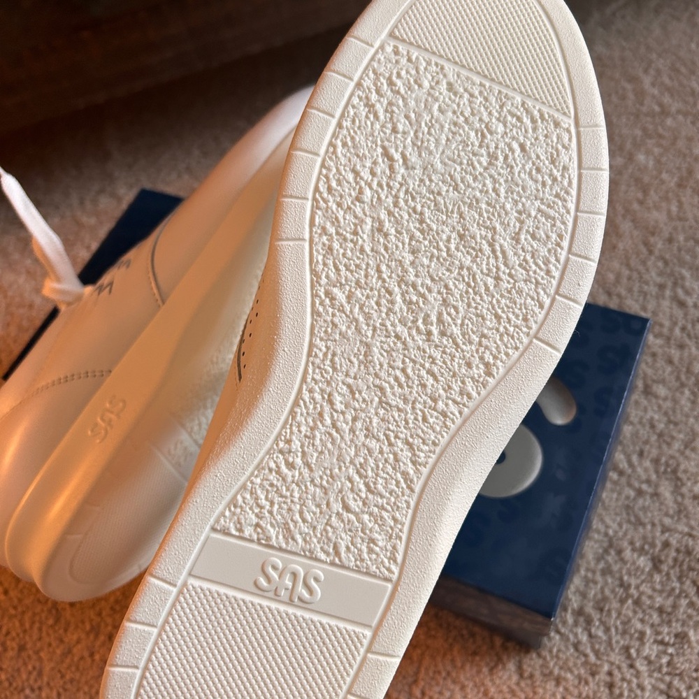SAS Free White Sneakers Size 11 Double Wide 0083-049-60110 Brand New, Never Worn - Picture 6 of 13